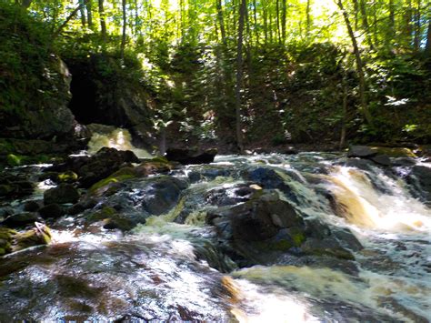 GC7TJGA Sunday Lake Falls (Traditional Cache) in Michigan, United
