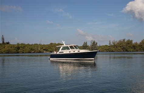 Sabre 38 Salon Express Motor Yacht Custom Hand Crafted Maine Yachts