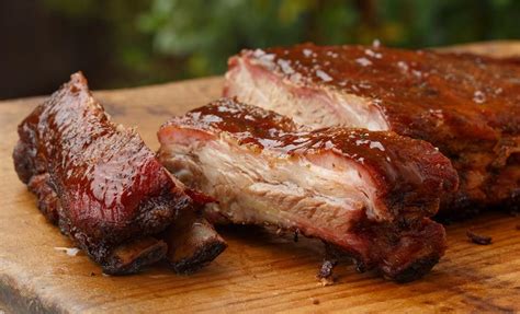 Try out this mouth watering recipe next time you're hosting a bbq or just for fun! Easy Smoked Ribs Recipe | Kingsford®