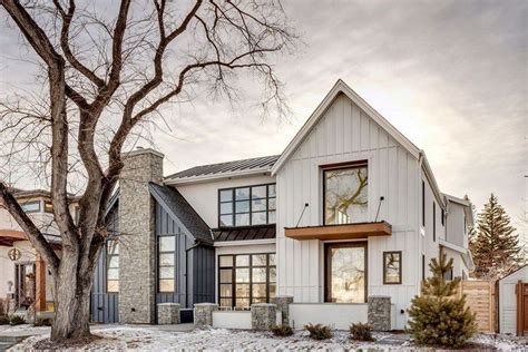 23 Beautiful Modern Farmhouse Exterior Design Ideas 8 Lumbung Batu