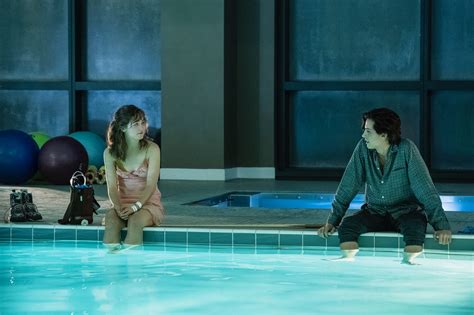 Five feet apart is the story of stella (haley lu richardson) and will (cole sprouse), two young people who refuse to be defined by the obstacles that separate them. Five Feet Apart (2019) | MovieZine