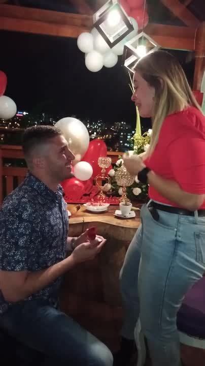 Man Surprises Girlfriend With Proposal While Celebrating Their Anniversary Jukin Licensing