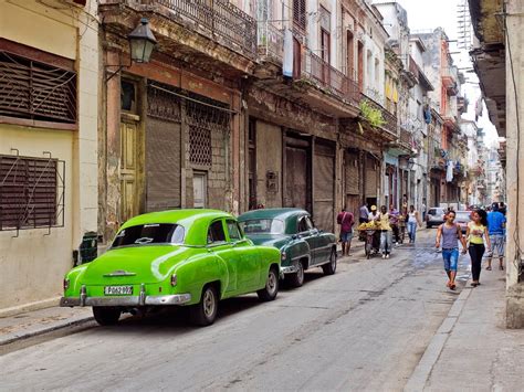 The Hopeful Traveller Cuba Feast Your Eyes 1950s Cars In Havana