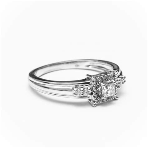 10k White Gold Ring With White Diamond Le Vount Jewelry