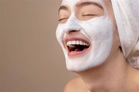 Pudarkan Kerutan Wajah Dan Hilangkan Flek Dengan Masker Kolagen Ini