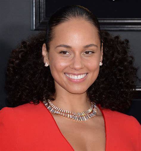 If you have good quality pics of alicia keys, you can add them to forum. Alicia Keys - 2019 Grammy Awards