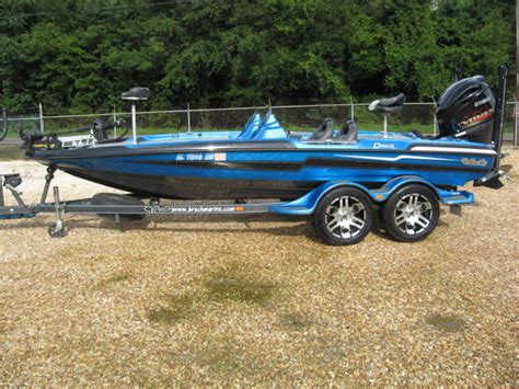 Hand raised and super sweet. AL 2015 Bass Cat Caracal For Sale w 225 SHO - Bass Cat Boats
