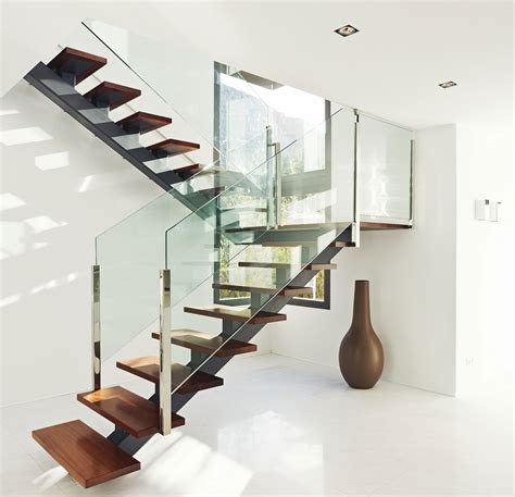 Beautiful Modern Glass Staircase Design