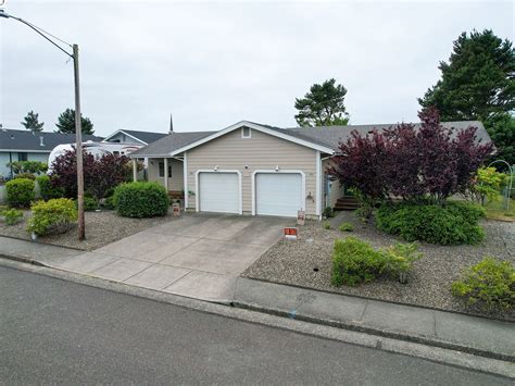 1984 Garfield St North Bend Or 97459 Zillow