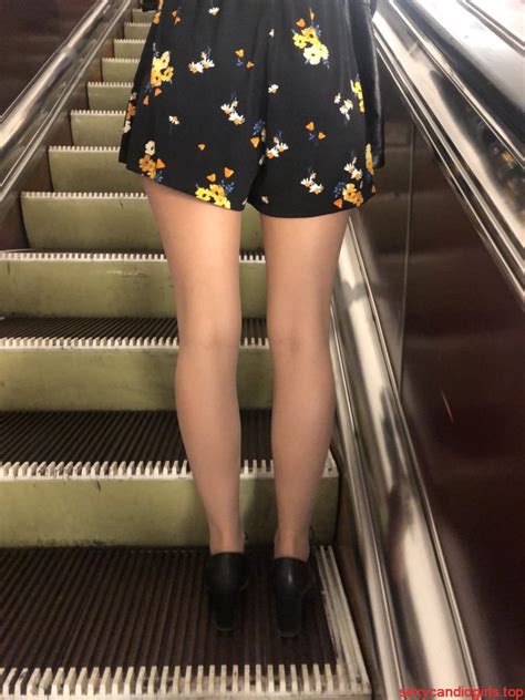 Hot Long Legs Subway Escalator Closeup Creepshot Sexy Candid Girls