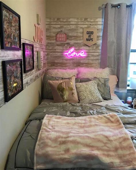70 Amazing Dorm Room Wall Decor Ideas To Make Your Roommates Jealous 1