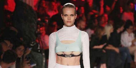 Alerte Des mannequins à seins ont fait le buzz lors de la Fashion Week de Milan