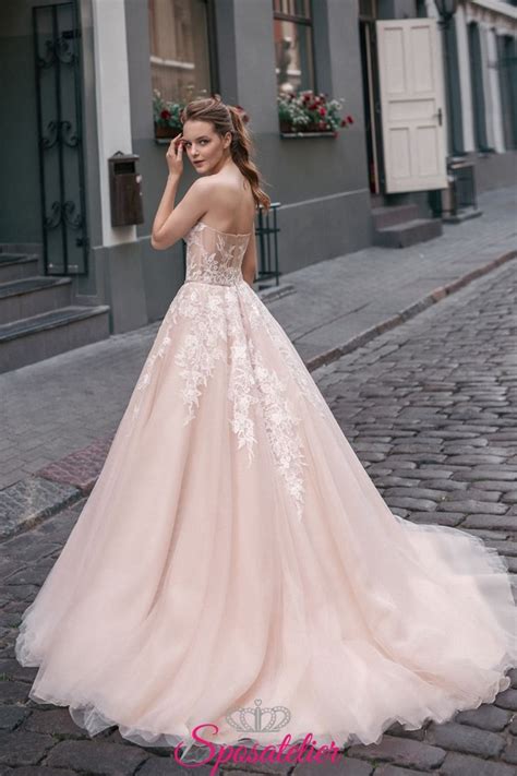 Abiti mamma sposa luisa spagnoli abiti da sposa pantaloni abiti da sposa particolari. abiti da sposa colorati da principessa tendenze 2018 2019Sposatelier