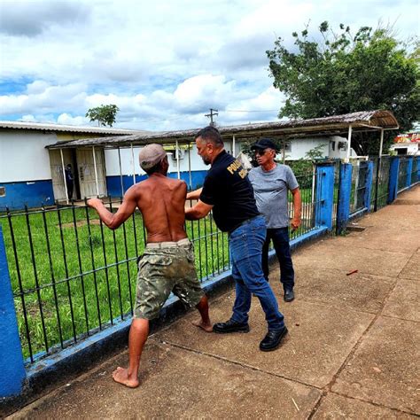 Homem Armado Com Faca Invade Escola E Causa P Nico Em Alunos No Iranduba