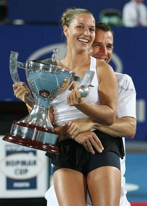 14 Embarrassing When You See It Pictures Of Female Tennis Players In