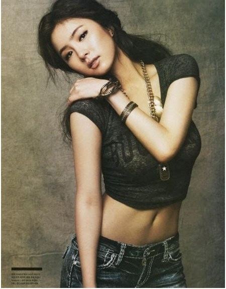 Shin Se Kyung Shows Off Her S Line In Photo Shoot Soompi