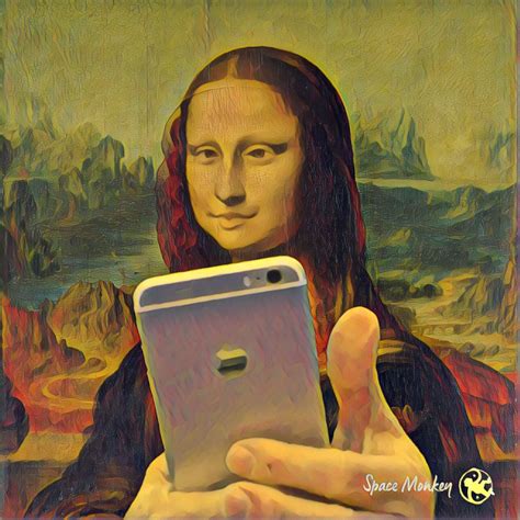 Mona Lisa Selfie Cape Odd