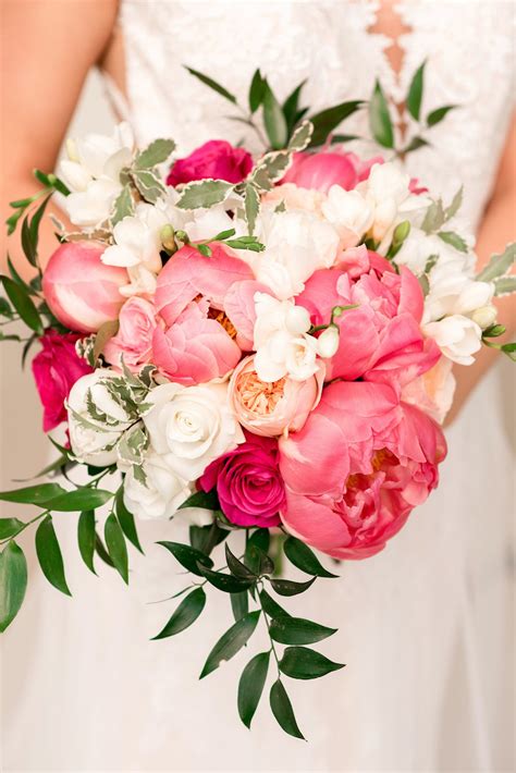 20 Most Gorgeous Peony Wedding Bouquets Ever In 2020 Spring Wedding