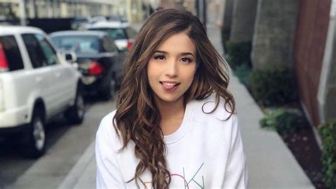 “pokimane Is Popular Just Because Of Her Good Looks” This Is How The Hot Twitch Streamer Response