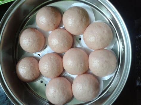 Tapi roti yang digunakan untuk membuat tepung panir adalah roti dengan kulit pinggirannya yang digiling menjadi butiran yang lebih kecil daripada tepung roti. CERITA CERITI KELUARGA RIZMAN