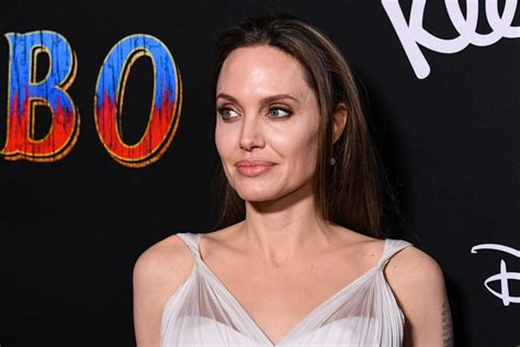 Beauty Lessons We Learned From Angelina Jolie Popsugar Beauty