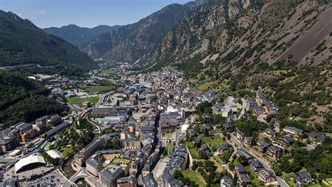 Qué Ver Dónde Comer Y Dónde Dormir En Andorra La Vella Viajes