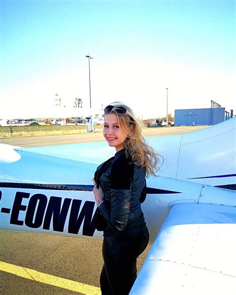 Céline Pilotcelini Female Pilot Pilot Girl Aviators Women Female Pilot Aviation Wedding