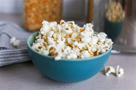 5 Minute Stovetop Popcorn Made With Coconut Oil Thriving Home