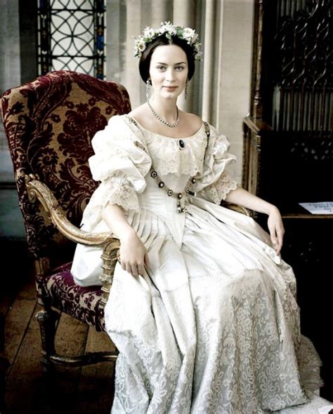 Descubra como ela se tornou a rainha vitória é a monarca que mais tempo permaneceu no trono do reino unido e da inglaterra. Marcadores Femininos: PORQUE O VESTIDO DE NOIVA É BRANCO?