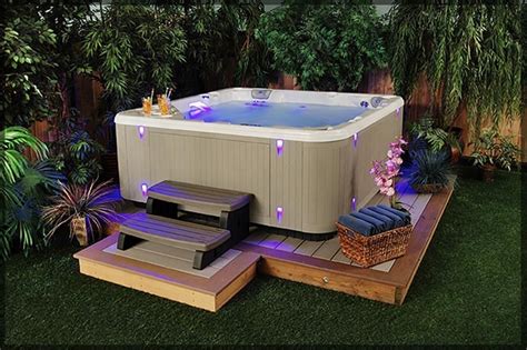 30 Incredible Hot Tub Suitable For Small Backyard Decor Renewal Hot