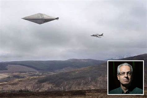 Us Must Release Best Ever Photo Of Ufo Showing 100ft Craft Over
