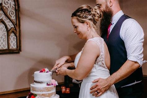 Artistic Cakes Wedding Cake Wichita Ks Weddingwire