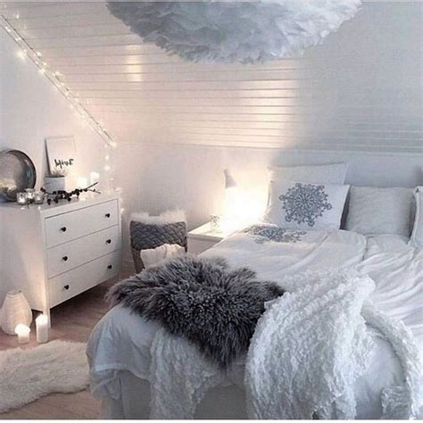 42 Adorable Bedroom Decoration Ideas For Winter Winter Bedroom Decor