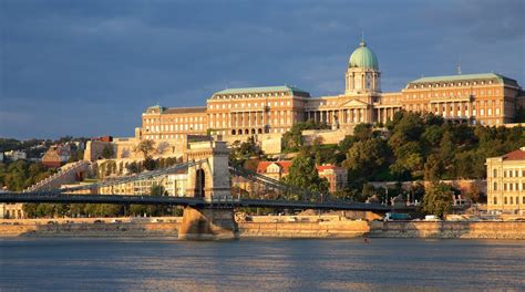 Buda Kasteel In Budapest Expedia