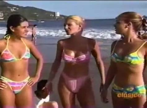 Laisha Wilkins Bikini Sexy Part In Mi Generacion Upskirt Tv