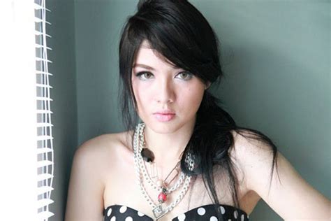 Kumpulan Artis Indonesia Foto Foto Seksi Penyanyi Cantik Vicky Zhu