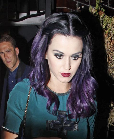 Katy Perry Turns Purple Katy Perry Purple Hair Hair Inspiration