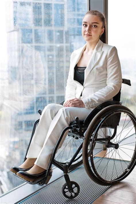 Woman In Wheelchair Wheelchair Fashion Interview Attire Women Business Professional Attire