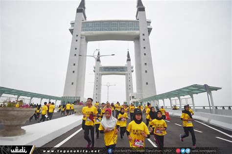 Larian antarabangsa jambatan sultan mahmud 2018 mobil uygulaması nihai olay deneyimi için en eksiksiz uygulama. Berlari Tanpa Kaki, Shahabudin Berjaya Tamatkan Larian ...