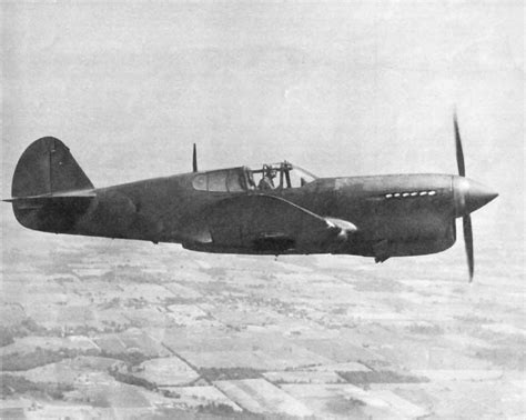 Curtiss P 40l Kittyhawk Ii From The Right