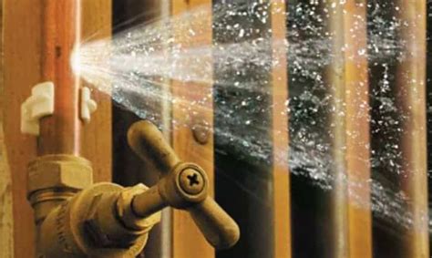 Broken Pipes 12 Signs That Indicate Water Damage Inside The Walls