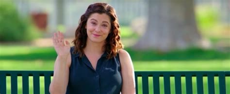 video meet rebecca in the new theme song for crazy ex girlfriend