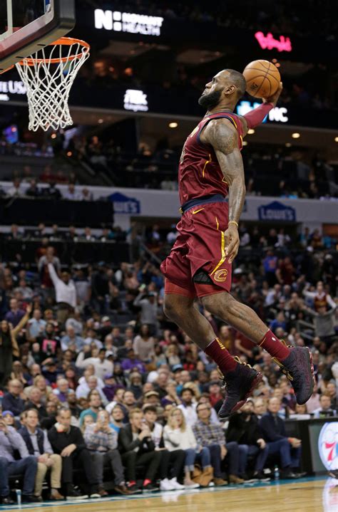Lebron james dunks on ncaa over rich paul rule. LeBron James scores 31 points, Cavaliers top Hornets 115 ...
