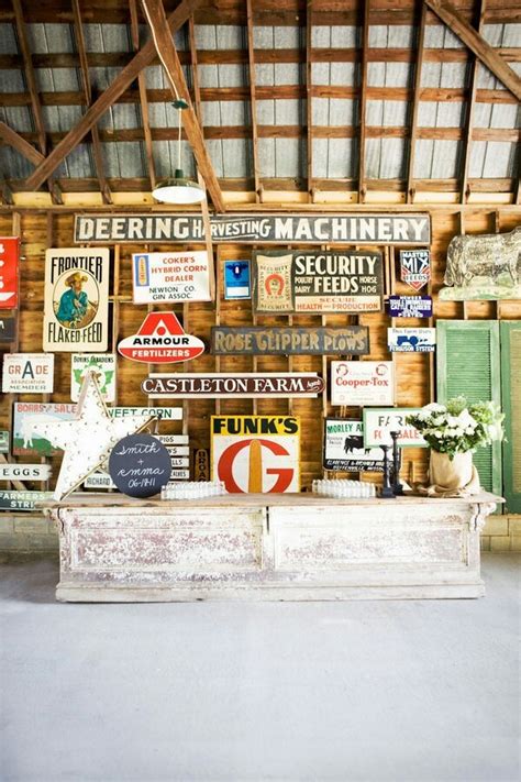 I Like Interiors That Include Vintages Signs Vintage Signs Antique