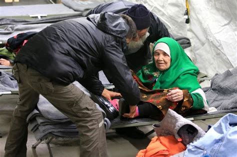 Cruel World This 106 Yr Old Afghan Woman Worlds Oldest Refugee Will