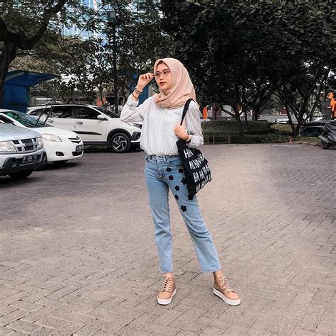 Ootd Hijab Kemeja Putih In 2020 Hijabi Outfits Casual Casual Hijab