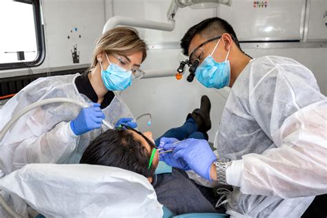 USC Mobile Dental Clinic Provides Dental Care to Underserved ...