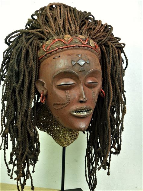Épinglé Par Chrys Jackson Sur Diy Masques Africains Art Africain Afrique Art