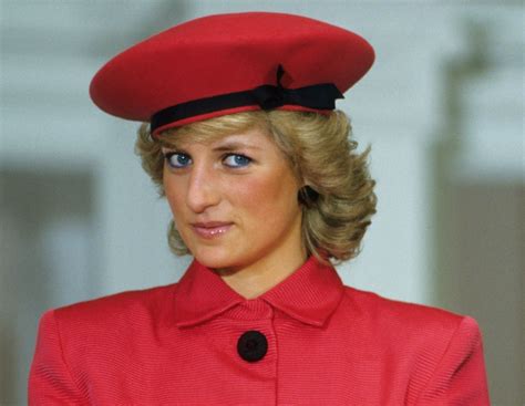 She received the style lady diana spencer in 1975, when her father inherited his earldom. Princezna Diana a modré linky jsou zpátky na scéně | Vogue CS