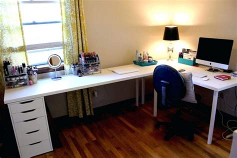 It can be easily taken apart in less than a minute. 15+ DIY L Shaped Desk For Your Home Office corner desk
